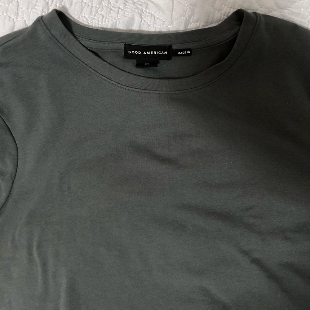 Good American cropped tee
